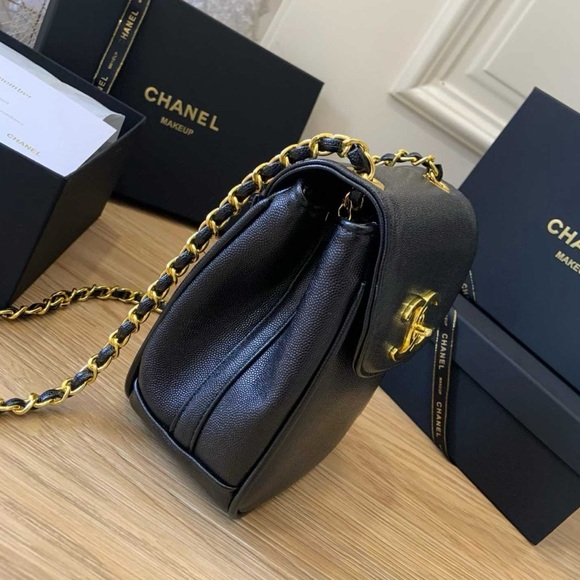 New in box CHANEL MAKEUP Black 2 Way Bag or Backpack - Picture 3 of 12